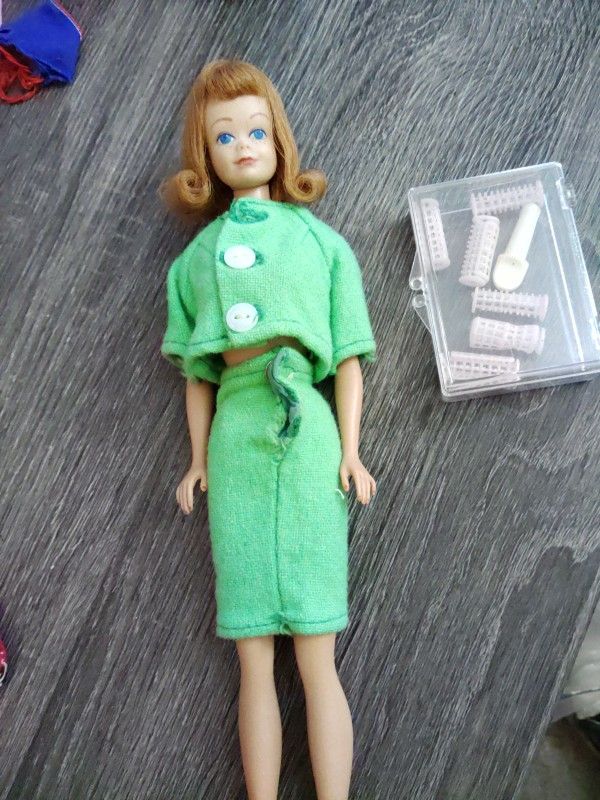 Vintage 1962 Midge Doll W Formal Skirt Outfit And Hair Curlers * Excellent Condition
