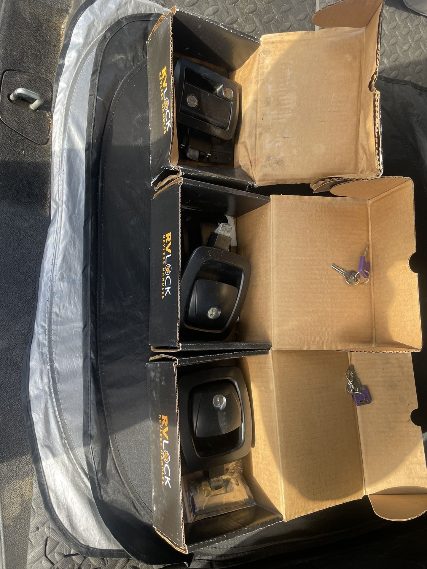 RV LOCKS