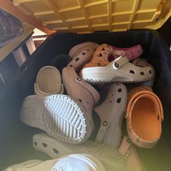 crocs/ shoes / sandals