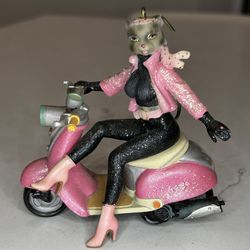 Go Go Retro Alley Cat Figurine by Margaret Le Van and Artisan Flair