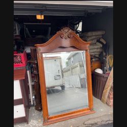 Henredon Antique Dresser Mirror
