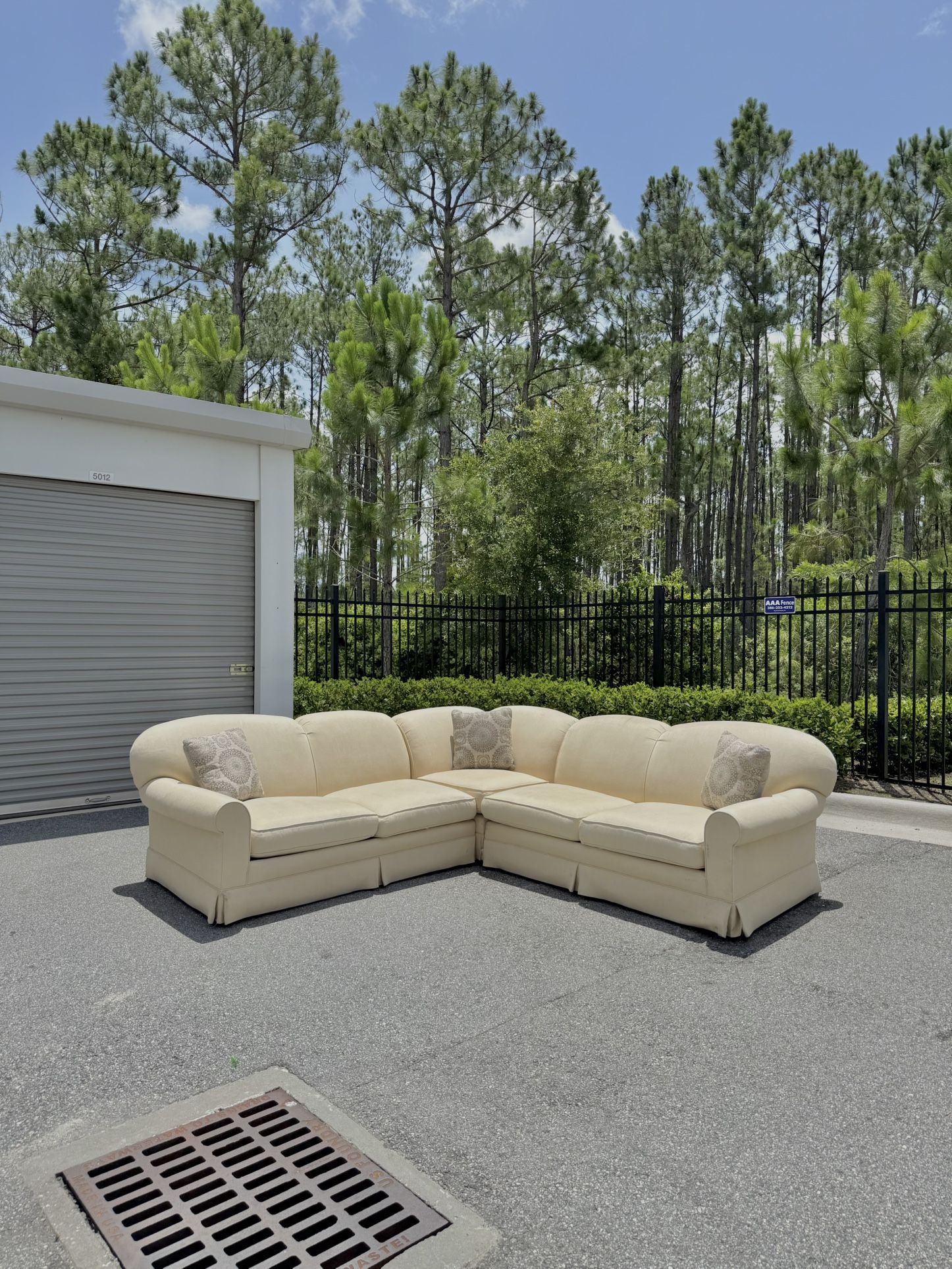 ✨ Cream 3-piece pottery barn sectional CAN DELIVER FOR A FEE 🚚