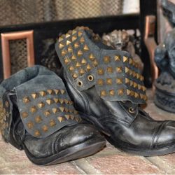 RARE JEFFREY CAMPBELL STUDDED COMBAT BOOTIES BOOTS Edgey