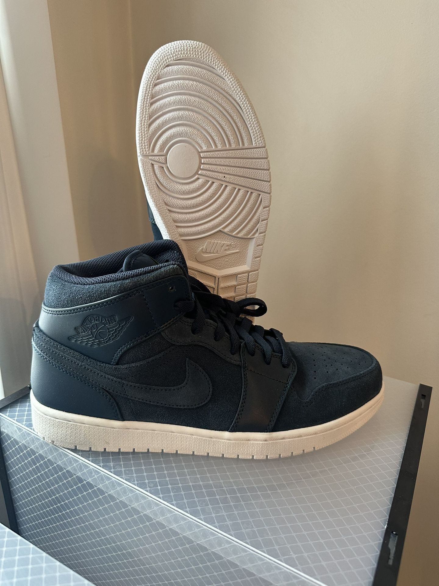 Jordan 1 “Armory Navy”