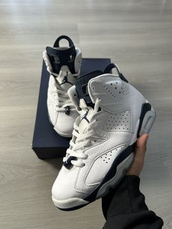 Jordan 6 Midnight Navy Size 8.5