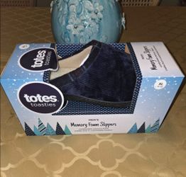 Totes Toasties Men's Memory Foam Slippers XL. Brand New in Box.