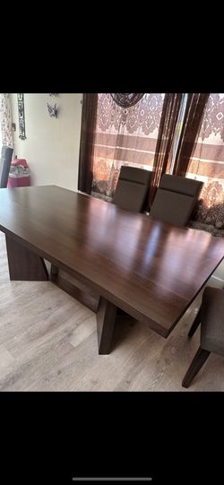 Dinning Table