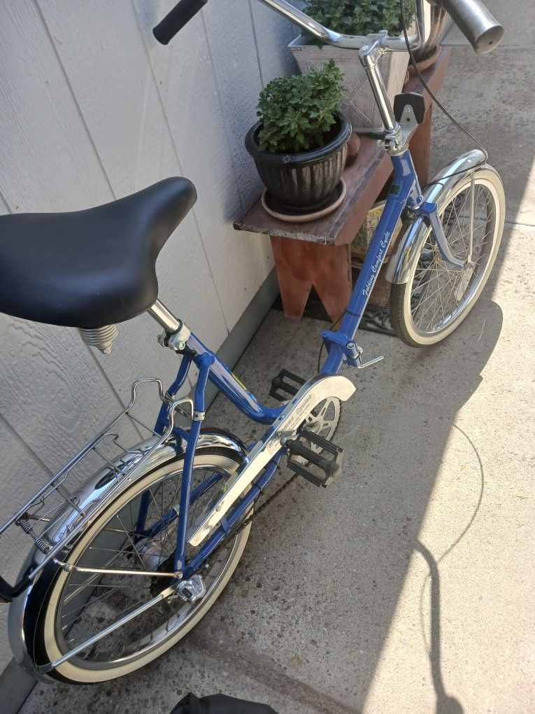 Travel Bike! Folding Also Come's With Caring Case Must Go!