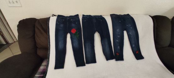 Women's Capri Leggings Size S/M   New $20 For All 