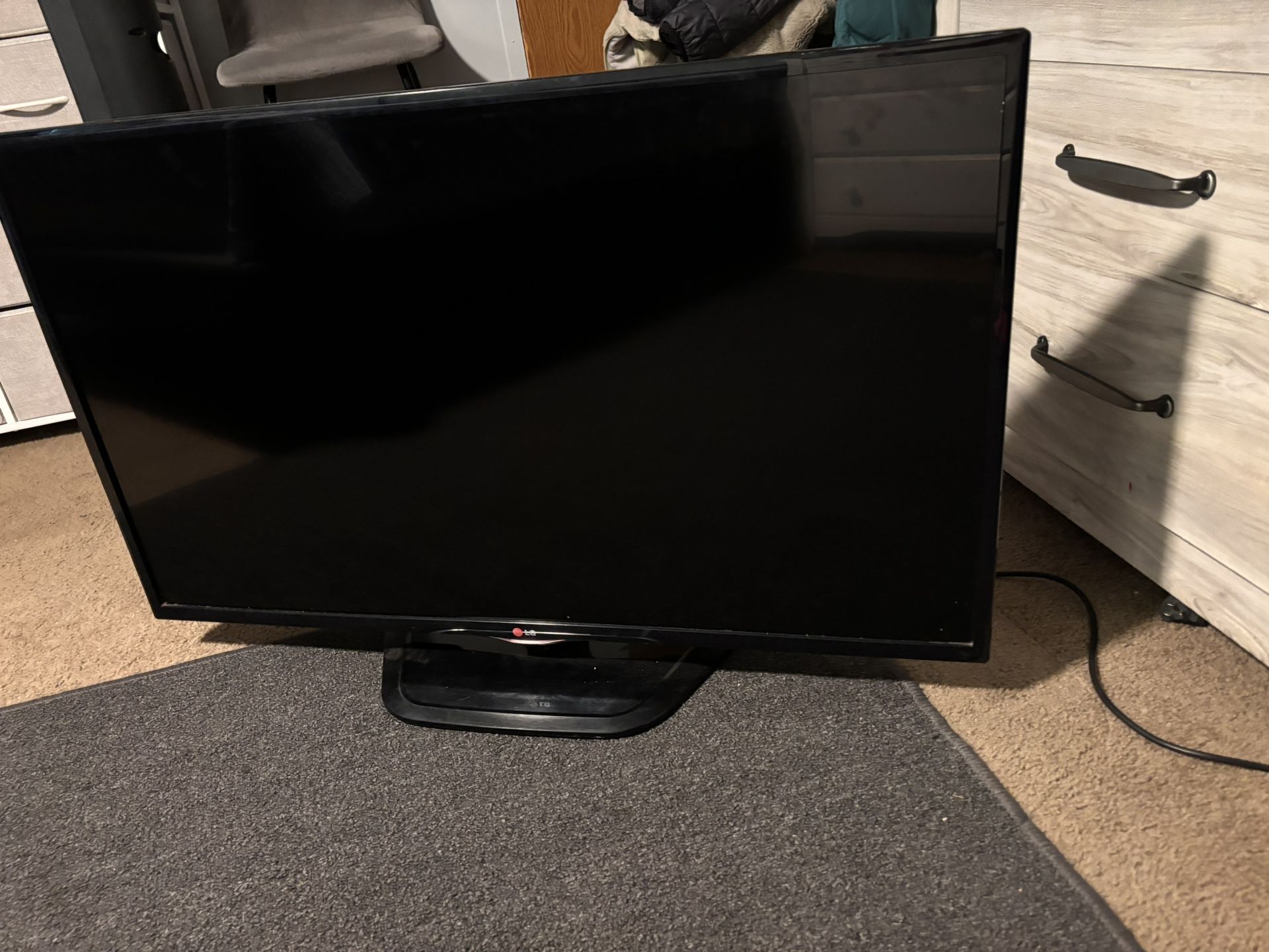 32 Inch LG TV