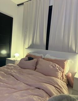 White Soft Frame Bed Frame  (Queen)