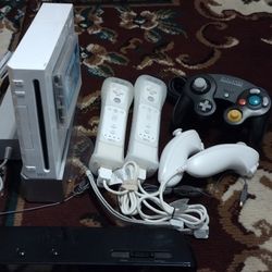NINTENDO WII 500GB SYSTEM CONSOLE WITH 230 GAMES