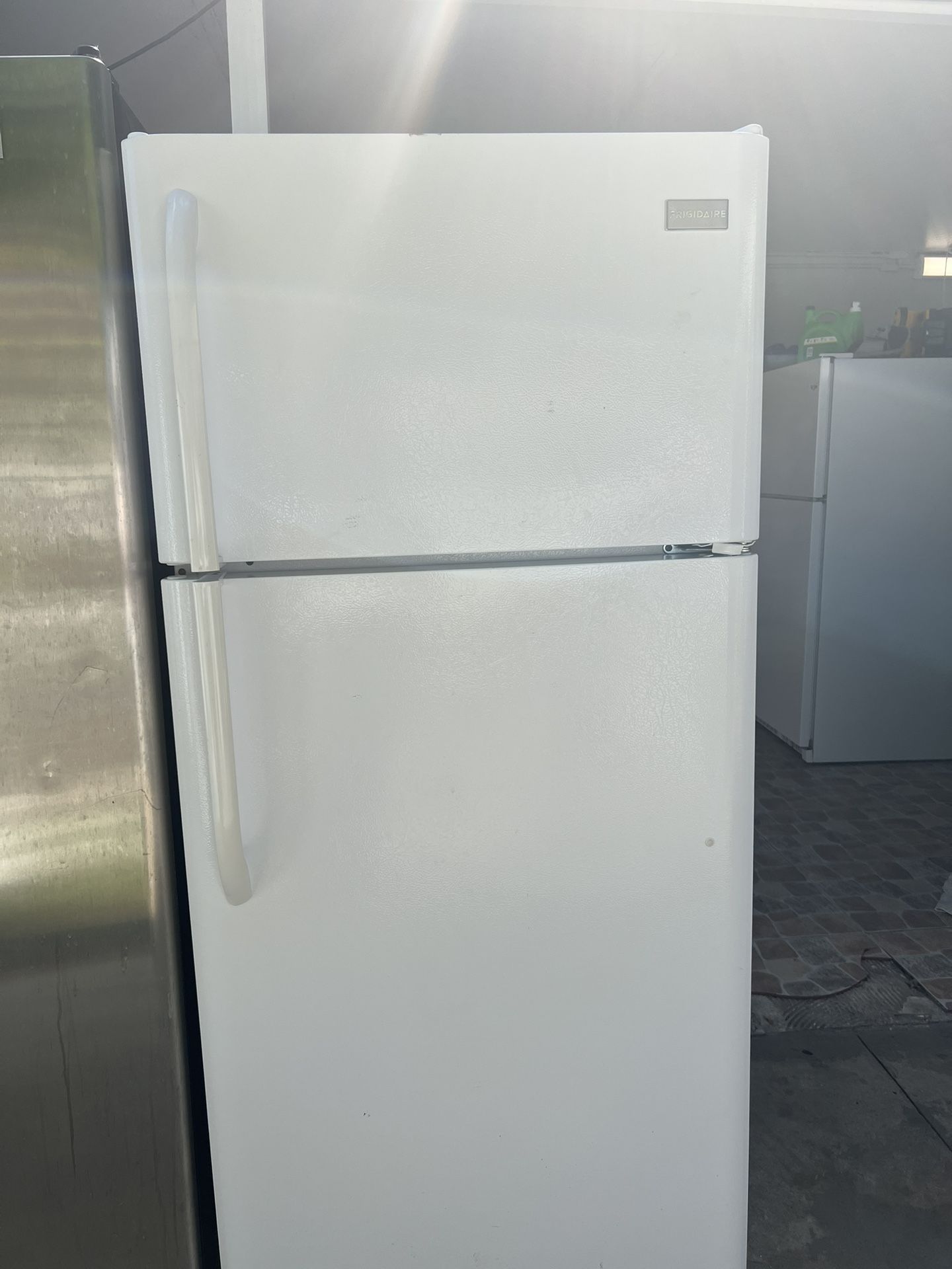 Frigidaire Refrigerator 30”W