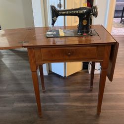 SINGER Desk With Sewing Machine 