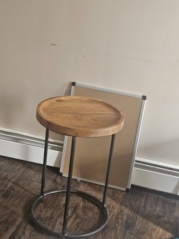 End/Side Table