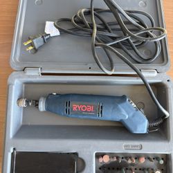 RYOBI : HT20VSK DOUBLE INSULATED Multi Tool kit