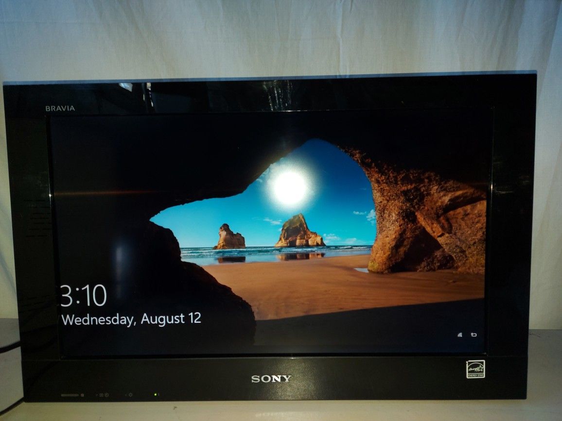22" Sony Bravia KDL-22BX300 HDTV Monitor W BUILT IN SPEAKERS TWO HDMI, 1 VGA 1 OPTICAL, RCA AND COMPONENT W REMOTE