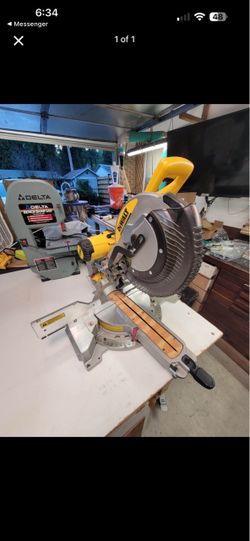 DEWALT Miter Saw (DWS779)