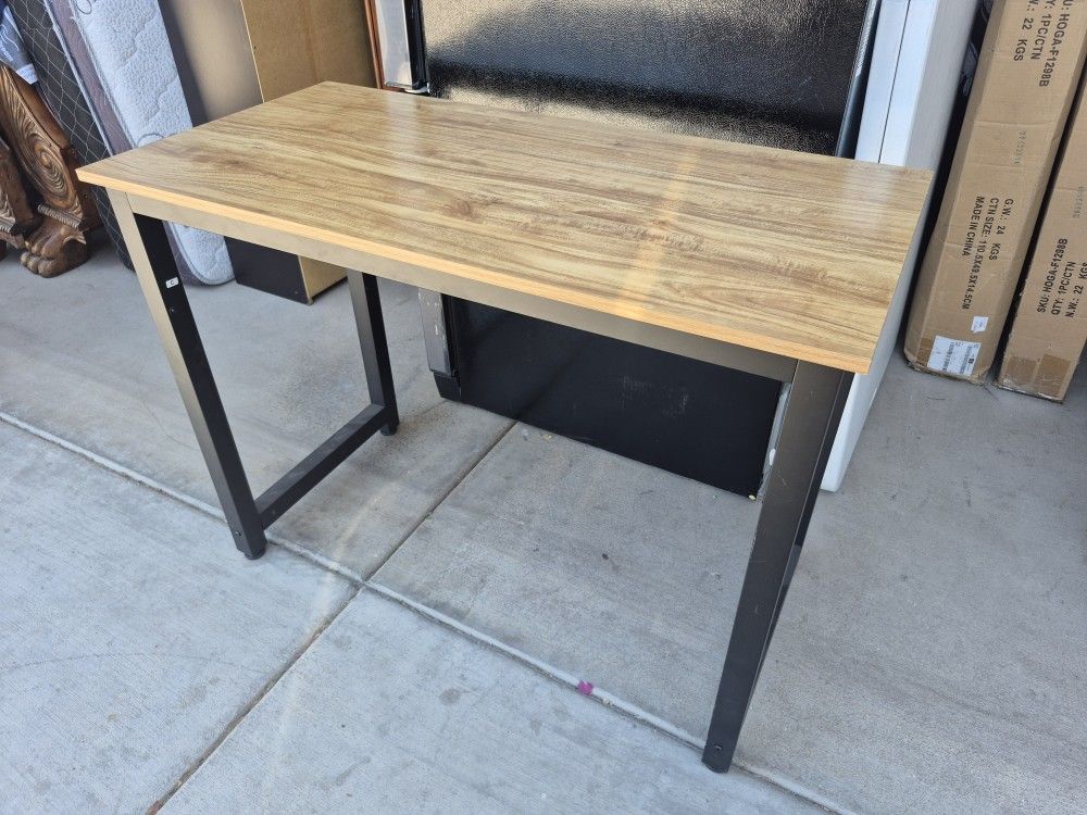 Small Desk// 40" Length X 20" Depth and 30" Height In Very Good Condition