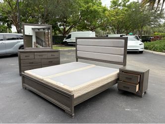 Modern Gray Wood King Bedroom Set with Dresser, Mirror, and Nightstand