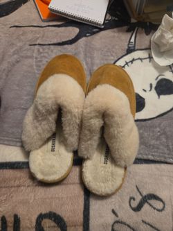 Cushionaire Fluffy Slide Slippers