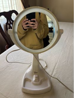 Zabron Light Up Mirror with 10x Magnification