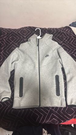 grey nike tech