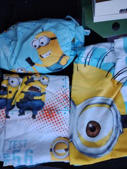 Minions Despicable Me "FULL" Bedding Set
Sheet set & 2 pillowcases