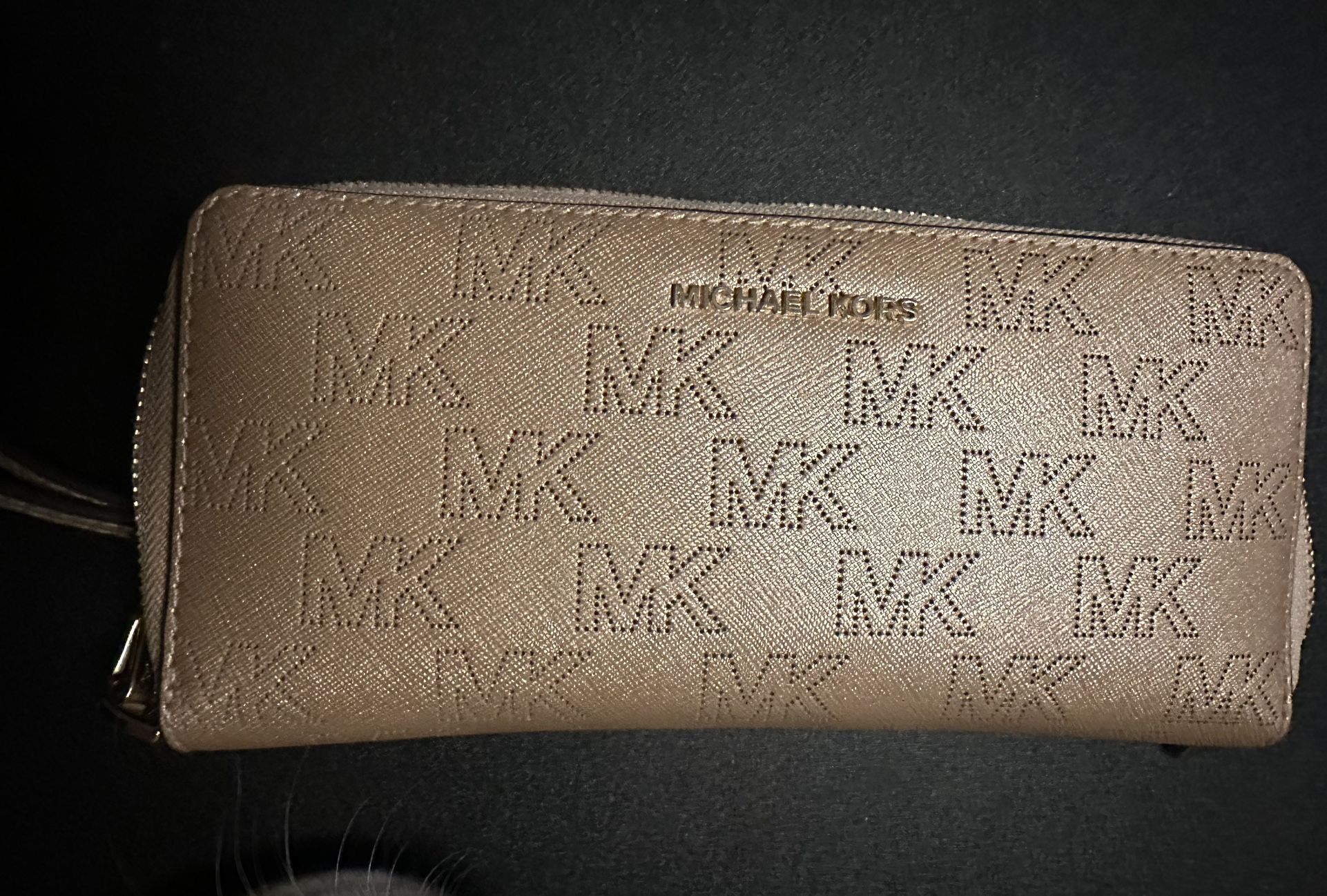 Michael Kors Long Wristlet- Like New