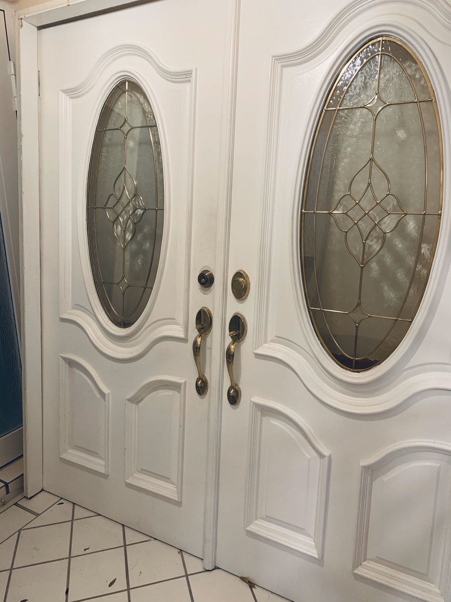 Doble puerta de madera 72" x 80"