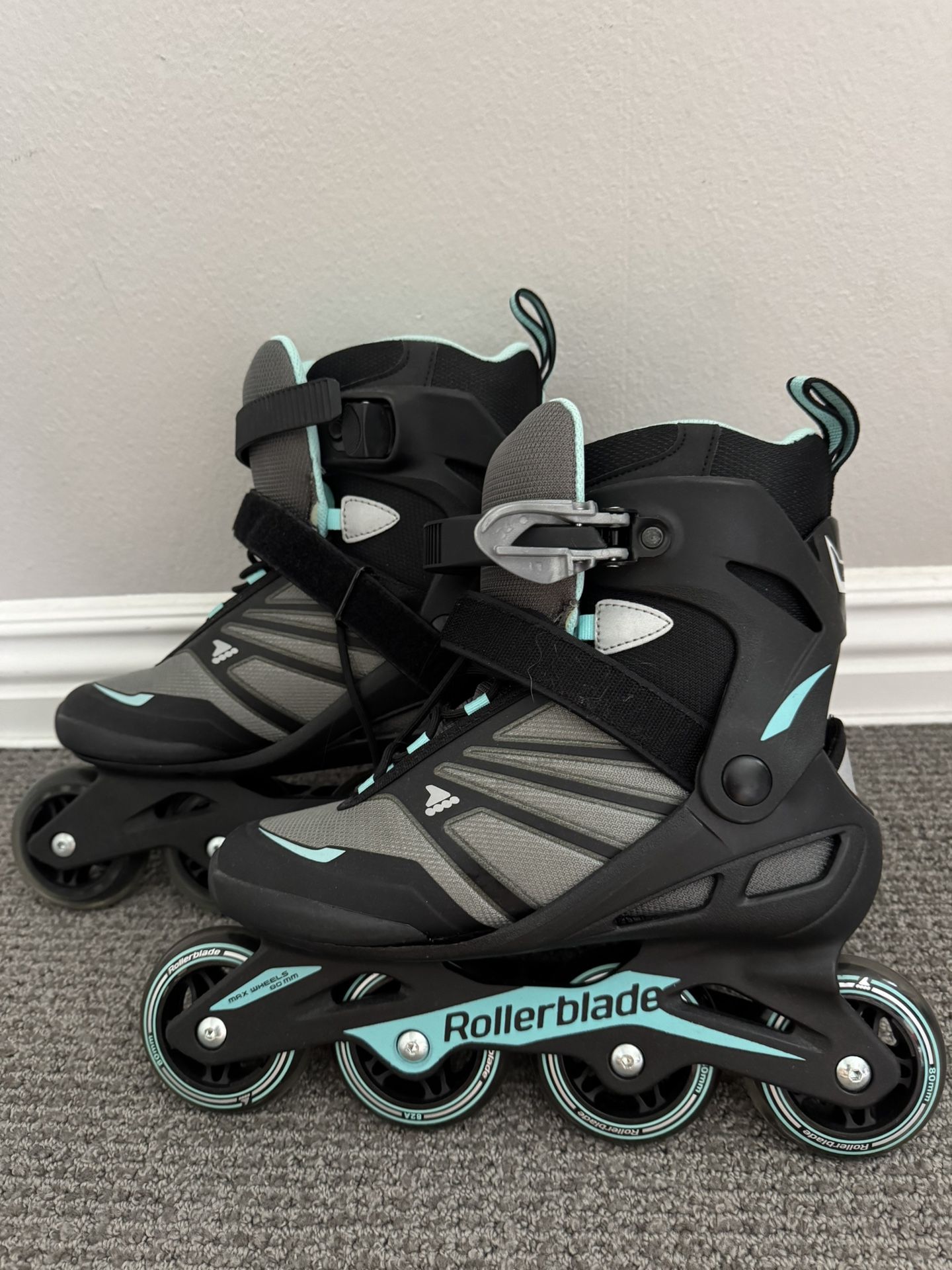 Womens Rollerblades - NEW - size: 8