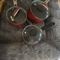 3 Nonstick Sauce Pans With Lids