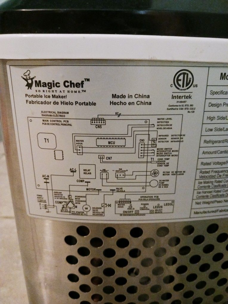 Portable Ice Maker Magic Chef for Sale in Avondale, AZ - OfferUp