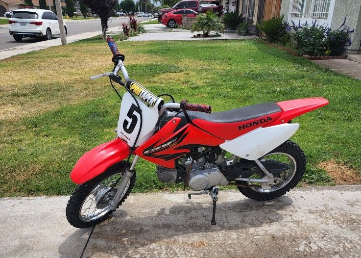 HONDA CRF 70f Dirt Bike for Sale in Bloomington, CA OfferUp