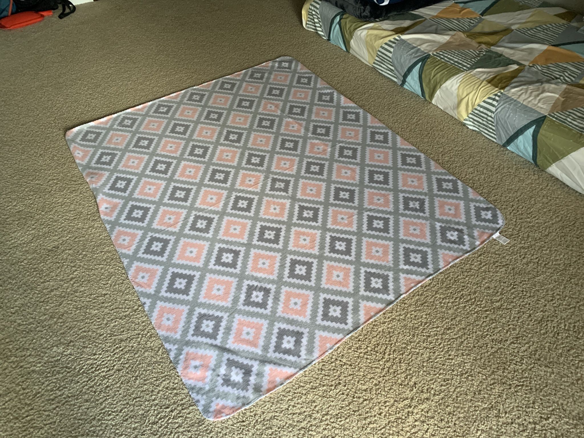 Throw Blankets/Quilts- 2 For 20$