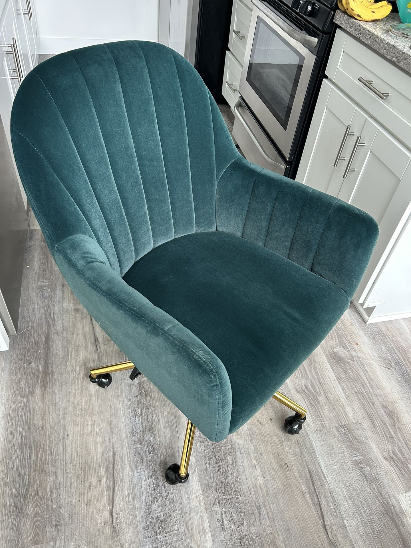 Beautiful Like New Rolling Office Chair