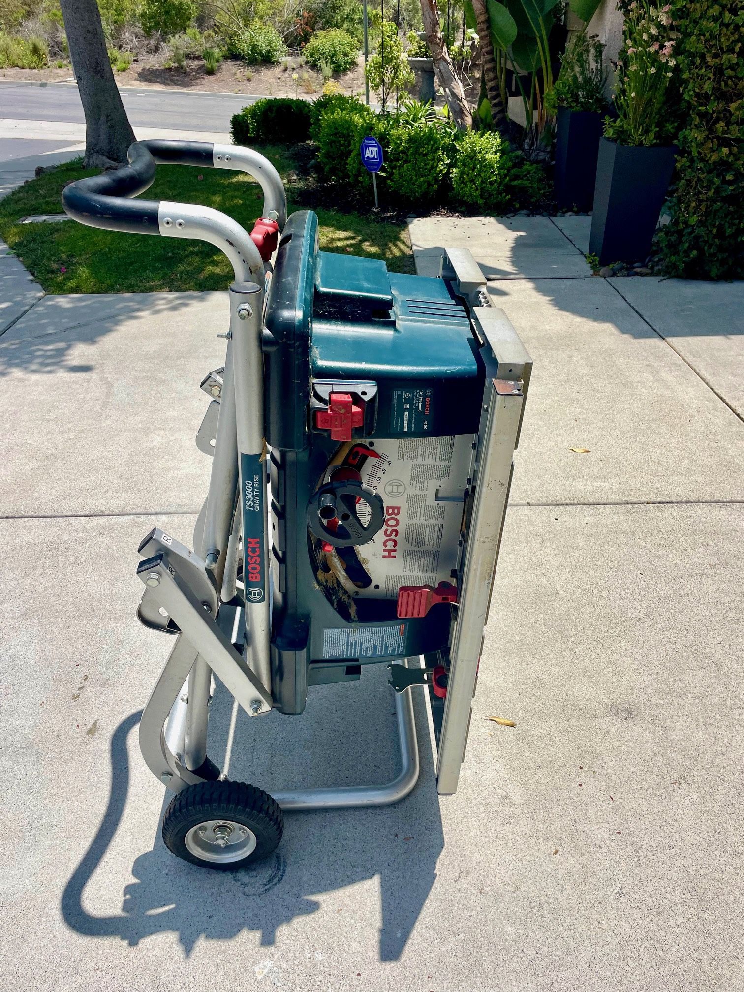 Used Bosch TS3000 Gravity Rise Table Saw
