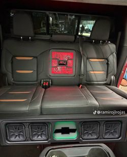 4 KICKER L7s 8” subwoofers CUSTOM PORTED BOX AMP EPICENTER INSTALLED CHEVY SILVERADO GMC SIERRA CREW CABS
