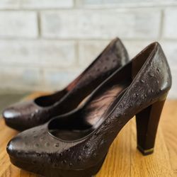 Banana republic women’s pumps Size 9