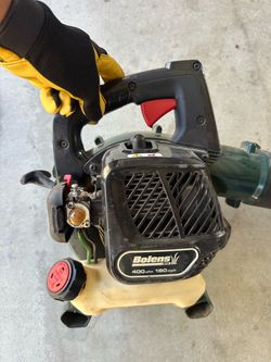Gas powered handheld leaf blower