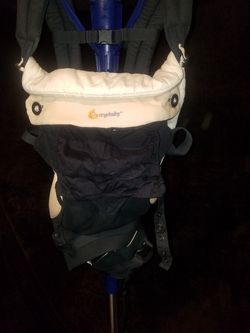 Ergobaby 360 Baby Carrier with infant insert