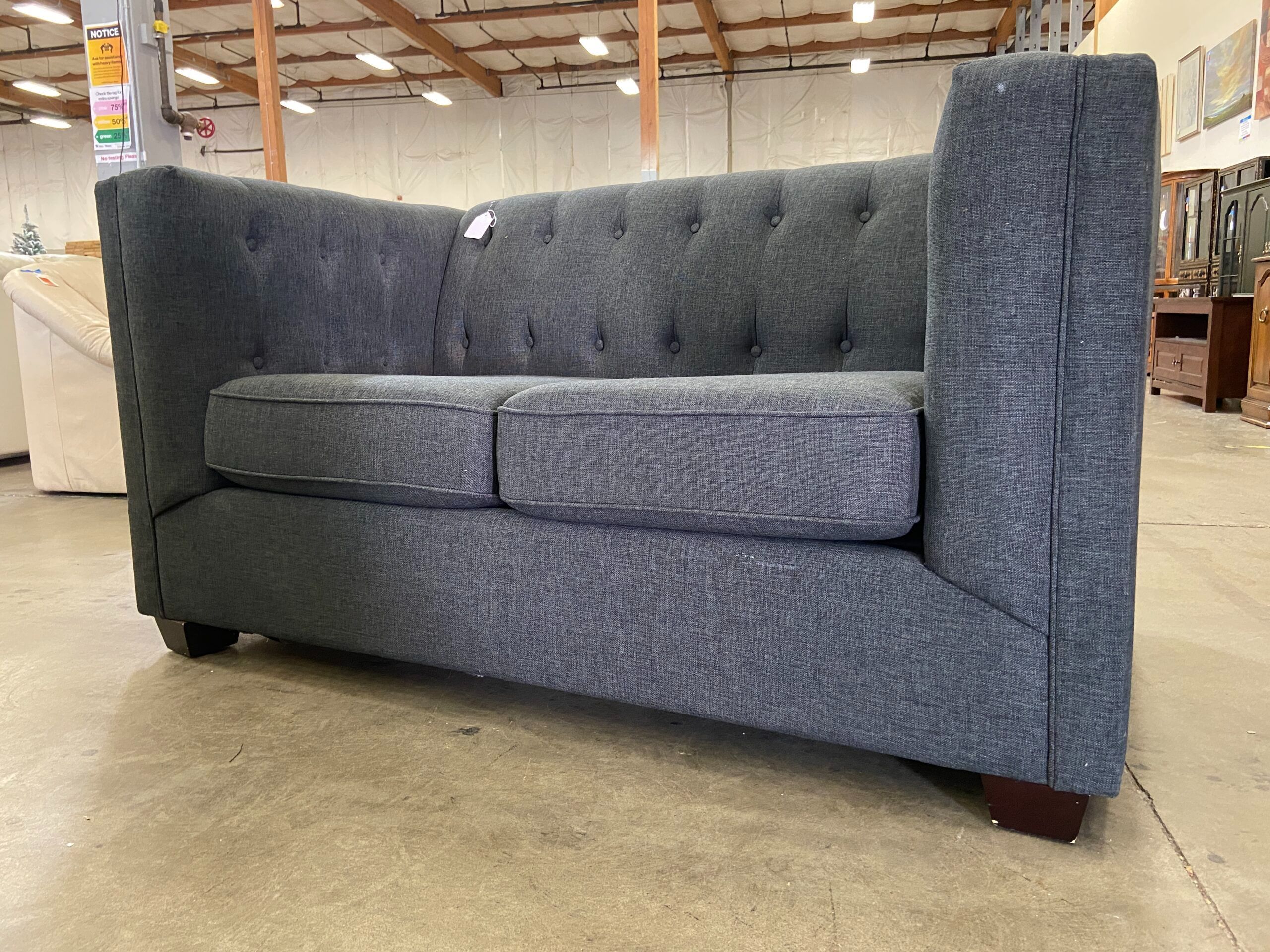 COASTER Cairns Tufted Fabric Dark Grey Loveseat