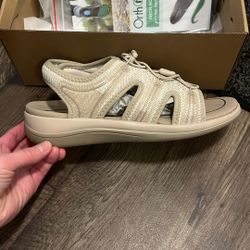 Brand new Ortho Feet sandals-size 9