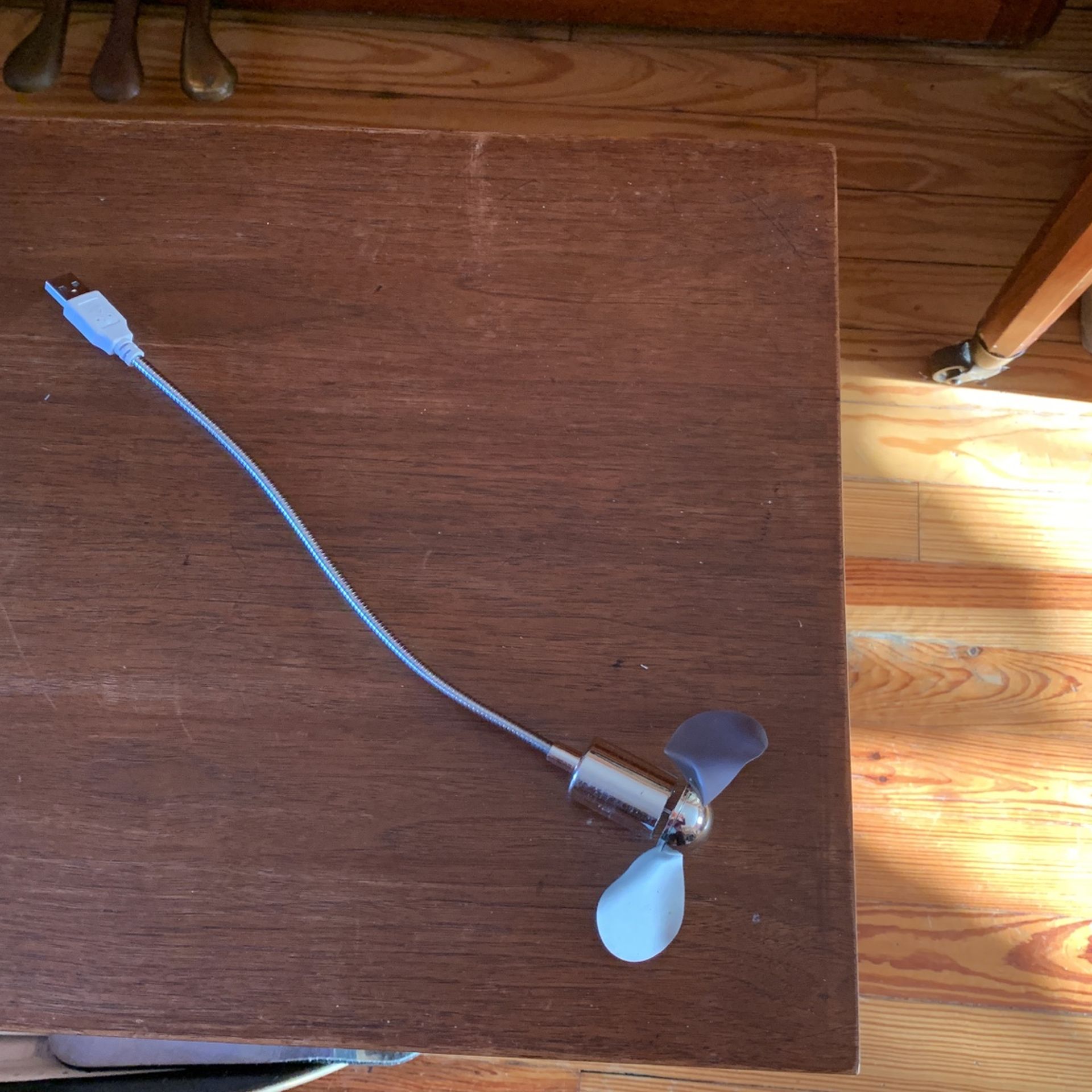 Fan Plug Into The Computer