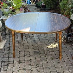 Wooden table 42’-54’-30’ You can extend 