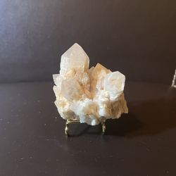 Natural Crystal Raw Quartz Cluster. 