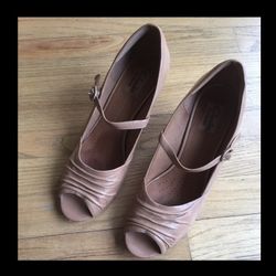 Clarkes Artesian Wedge Shoes Size 9 