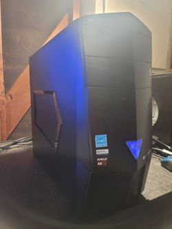 Lenovo Erazer PC: Core i7, 1TB, Windows11 25H2.