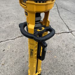 Dewalt Tripod Light 