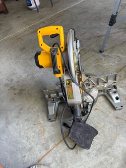 DeWalt compound miter saw – model DW715